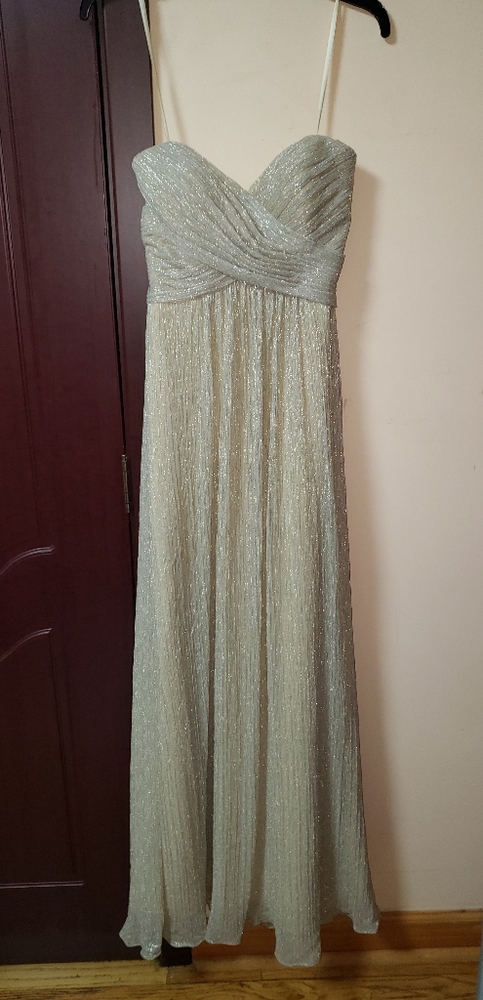 Sweetheart dress in a champagne